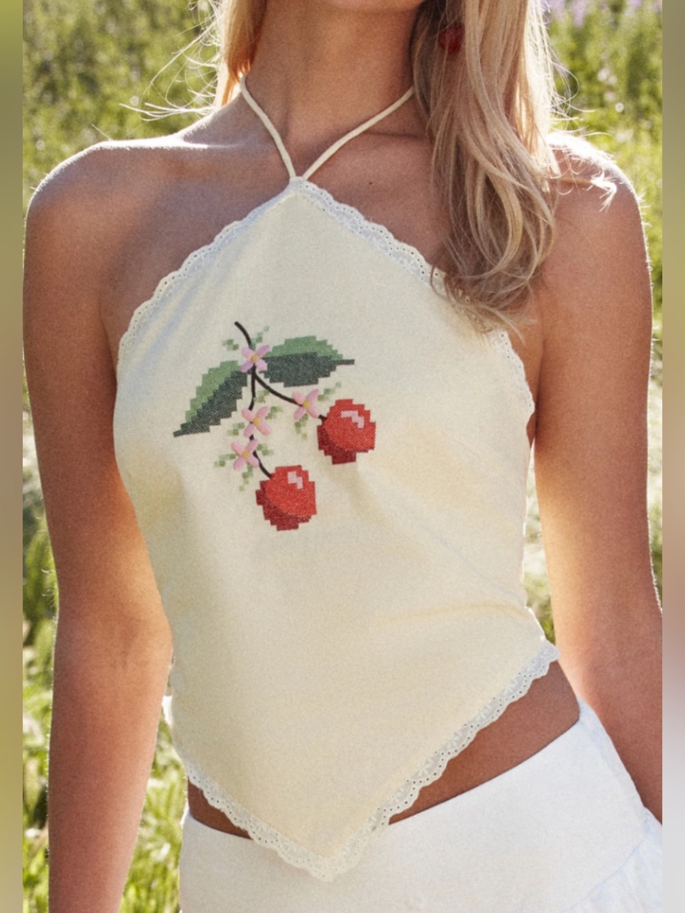 HALTER EMBROIDERY TOP - Picture 4 of 15